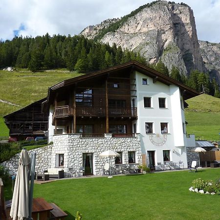 Cedepuent De Sot Apartment Selva di Val Gardena Ruang foto