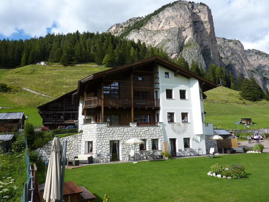 Cedepuent De Sot Apartment Selva di Val Gardena Ruang foto
