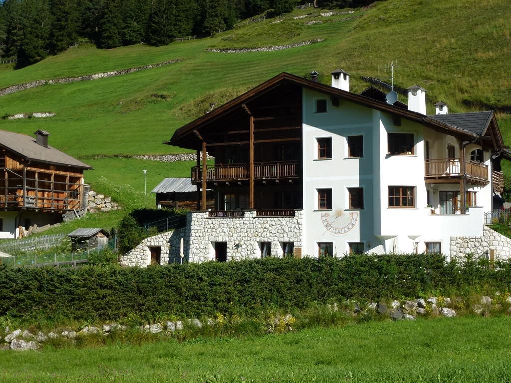 Cedepuent De Sot Apartment Selva di Val Gardena Ruang foto