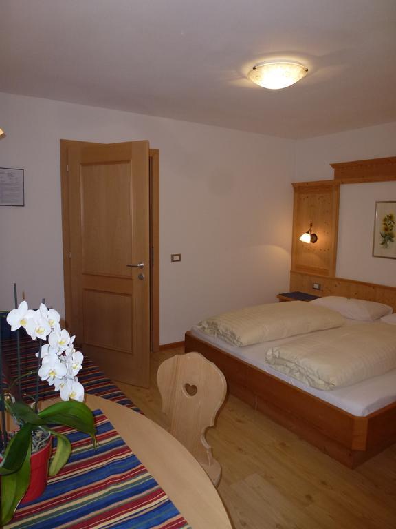 Cedepuent De Sot Apartment Selva di Val Gardena Ruang foto